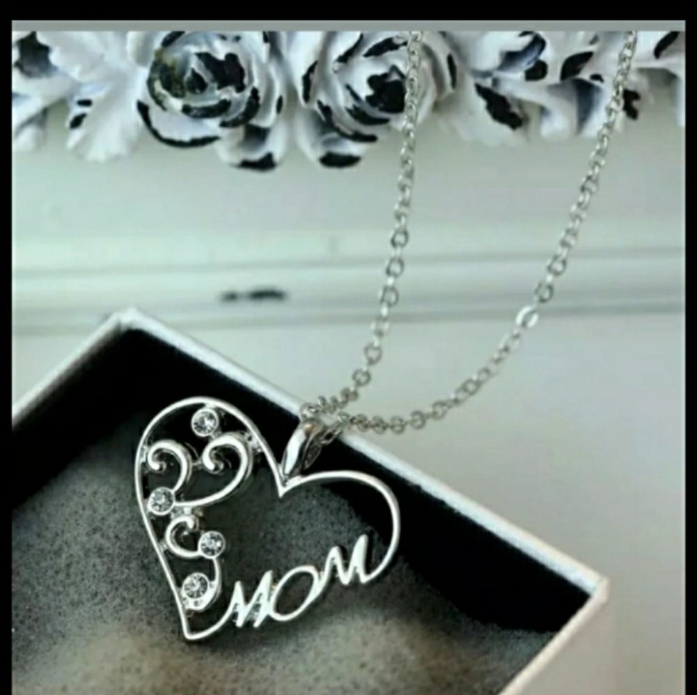 MOTHERS DAY NECKLACE NEW